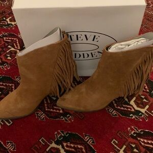 Steve Madden country chestnut suede boots with fringe